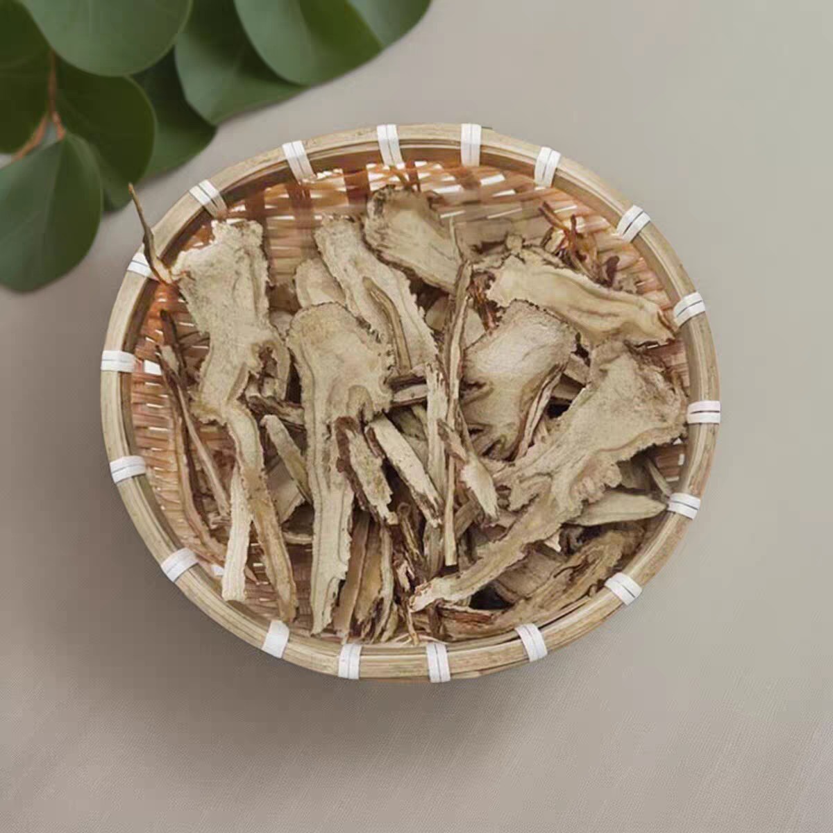 Gansu, a Rich Source of Angelica Oil, Is the Place of Origin of the Traditional Chinese Medicine. Sulfur-Free, Sun-Dried Whole Angelica Slices, Whole Angelica Slices - Image 2