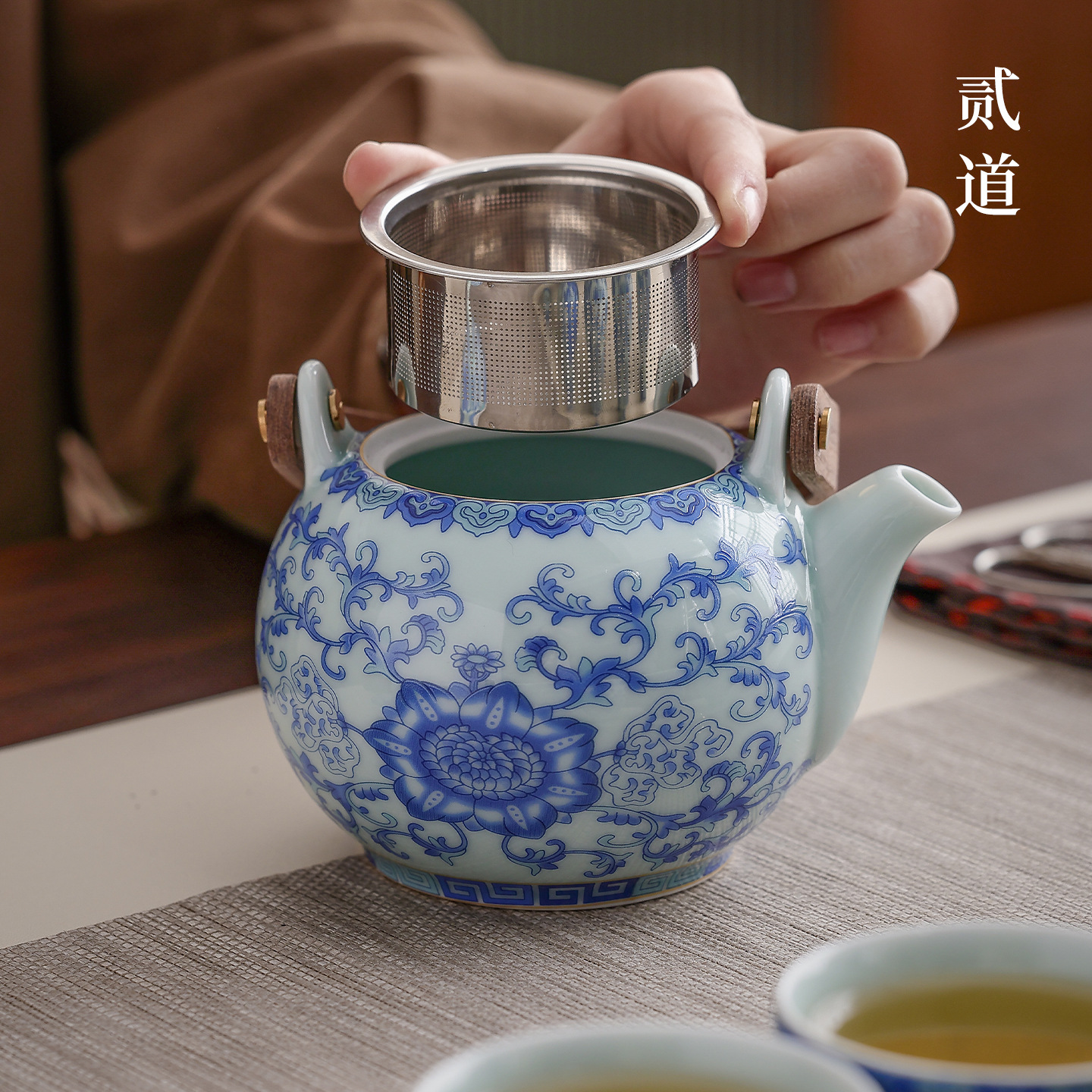 Chinese Style Cultural and Creative Blue and White Kung Fu Tea Set High-End Souvenir Company Annual Meeting Business Gift for Clients with Logo - Image 3