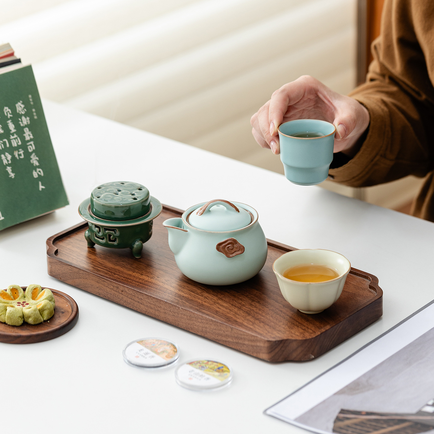Guochao Forbidden City Cultural and Creative Ru Kiln Tea Set Gift Set for Business Company Annual Meeting Souvenirs for Leaders and Employees - Image 4