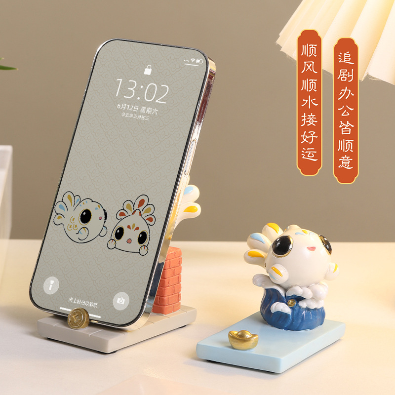 Quanzhou Cultural and Creative Dizi Water Beast Phone Stand Desktop Decoration Resin Small Ornament Gift - Image 2