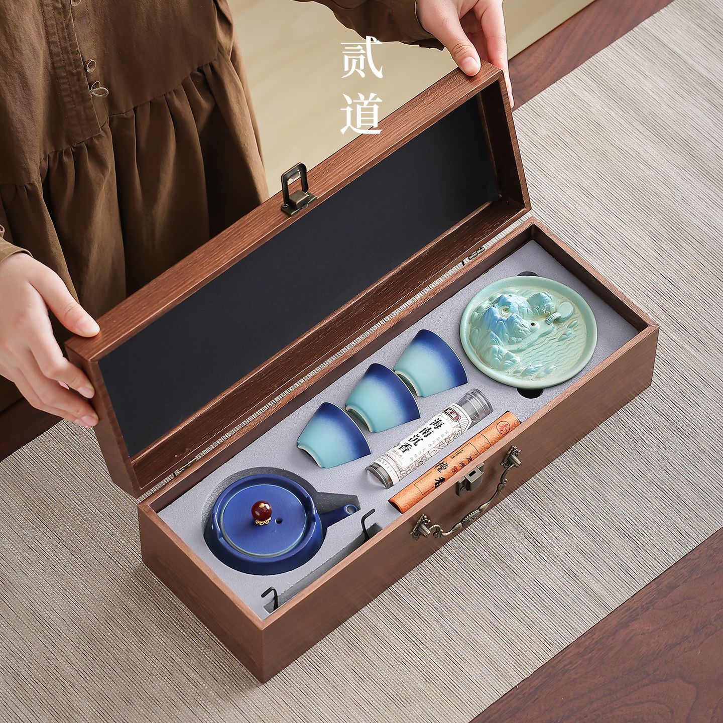Guochao Forbidden City Cultural and Creative Tea Set Gift Set, Practical Corporate Business Gift for Clients, Can Be Printed with Logo