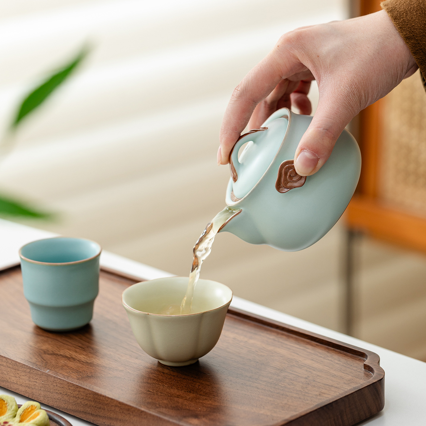 Guochao Forbidden City Cultural and Creative Ru Kiln Tea Set Gift Set for Business Company Annual Meeting Souvenirs for Leaders and Employees - Image 2