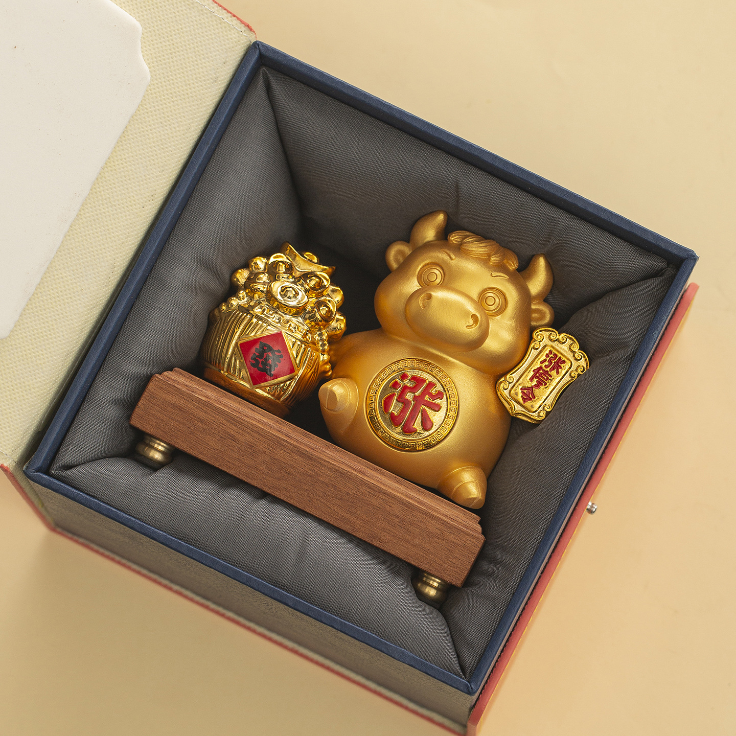 Stock Financial Securities Company Corporate Business Souvenirs Opening Gifts for Clients and Investors,涨停牛 Gifts