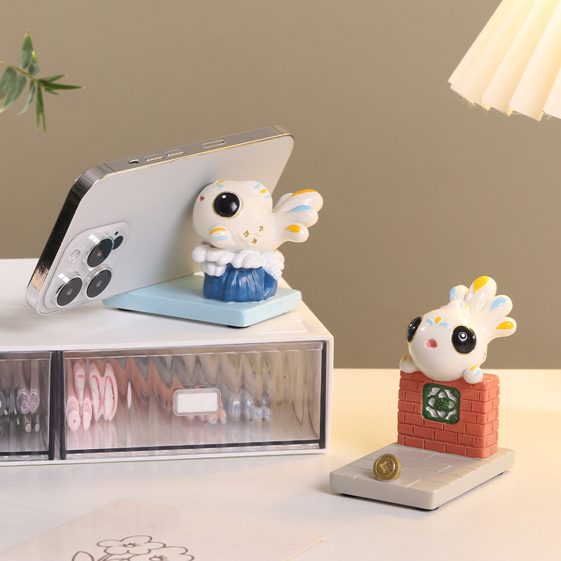 Quanzhou Cultural and Creative Dizi Water Beast Phone Stand Desktop Decoration Resin Small Ornament Gift - Image 3