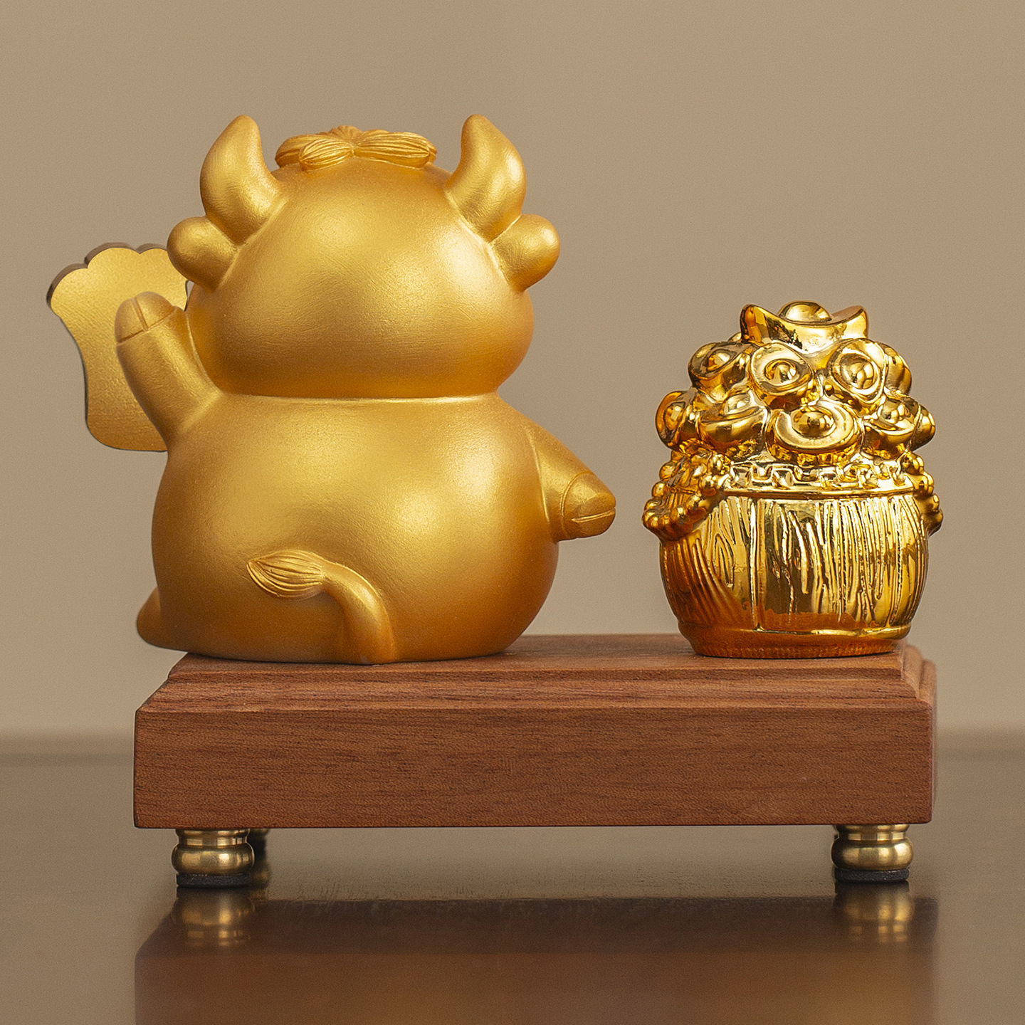 Stock Financial Securities Company Corporate Business Souvenirs Opening Gifts for Clients and Investors,涨停牛 Gifts - Image 3