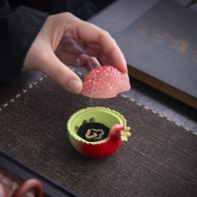 Mini High-End Niche Pomegranate Incense Burner for Home Indoor Use, Tea Table Incense Burner, Incense Burner for Tea Ceremony, Incense Burner for Aromatherapy, Auspicious Cloud Incense Ornament